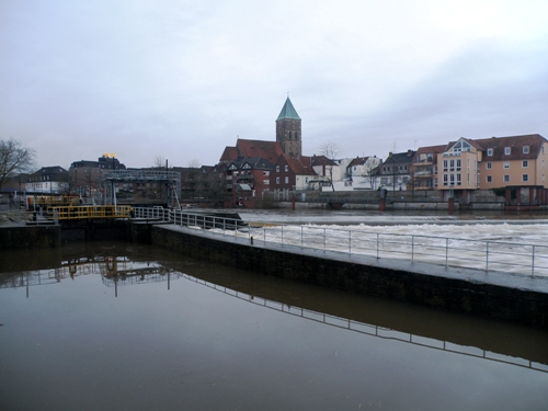 Rheine, Duitsland - De Eems met stuw, 18 januari 2011.