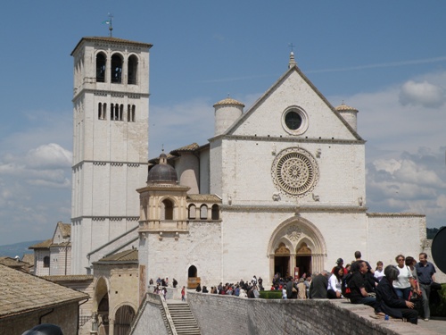 Basilica di San Francesco d'Assisi, Assisi, Toscane Italië. 20 mei 2010